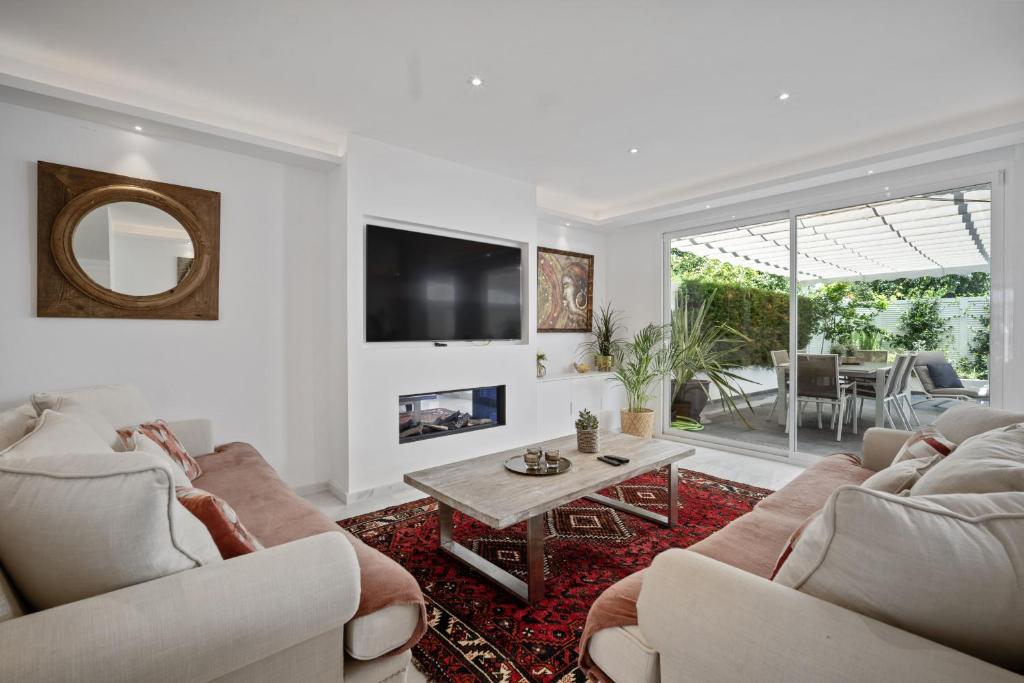 Casa Del Sol by Finest Rentals - 1