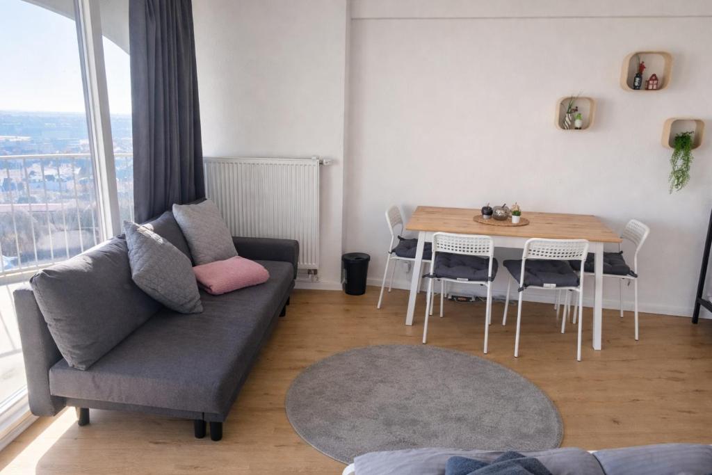 Penthouse Apartment im 20 Stock - 2