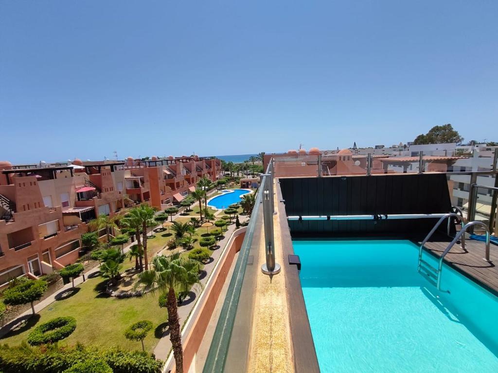 Apartamentos Paraiso Vera Playa, Atico Bora Bora con piscina privada, pie de playa, WIFI - 4