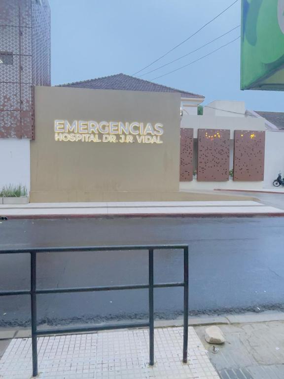 Departamento frente a hospital Vidal a diez cuadras de la playa y del centro de Corrientes Sencillo y práctico - 3