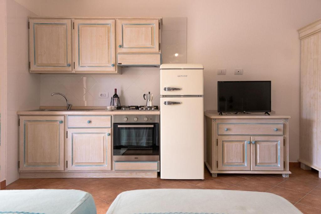 Sweet holiday hideaway in Orosei - 2