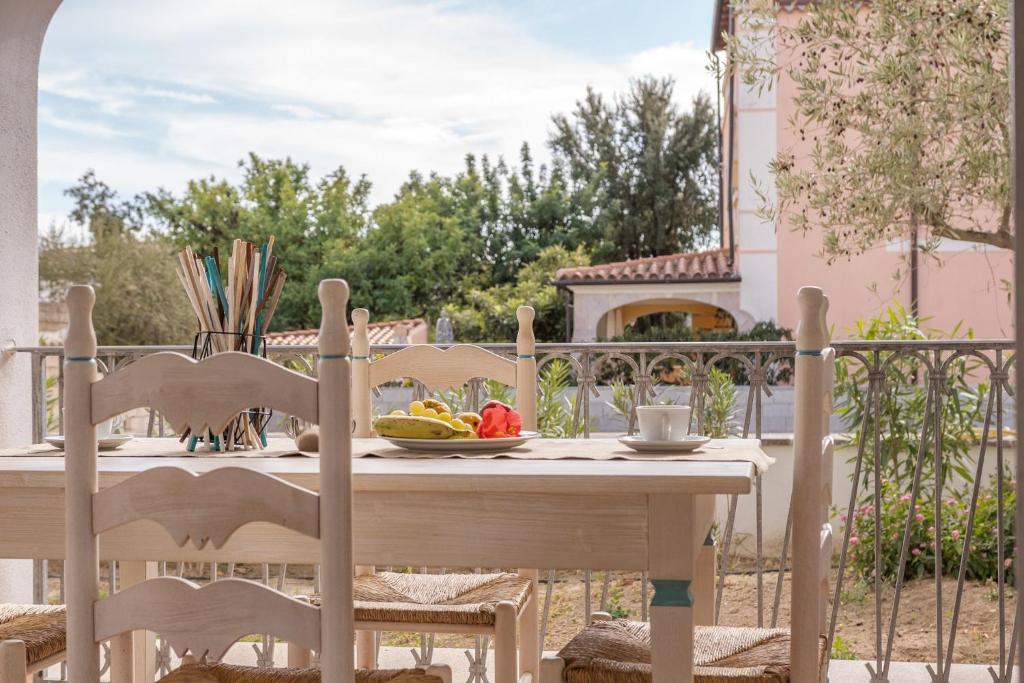 Sweet holiday hideaway in Orosei - 1