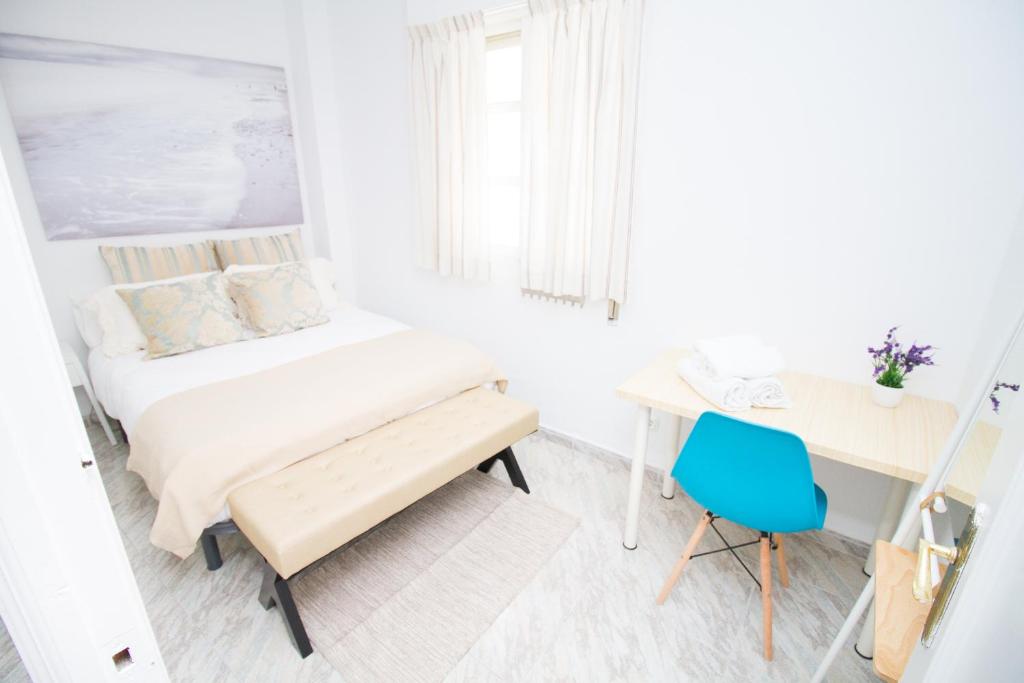 C57 - Spacious and Bright Apartment - 3