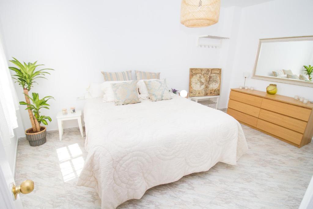 C57 - Spacious and Bright Apartment - 1