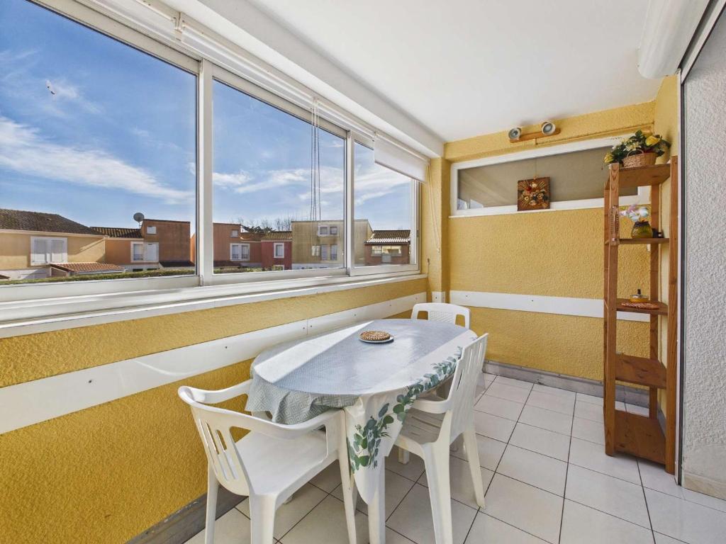 Appartement 2 pièces avec piscine et parking - FR-1-326-478 - 1