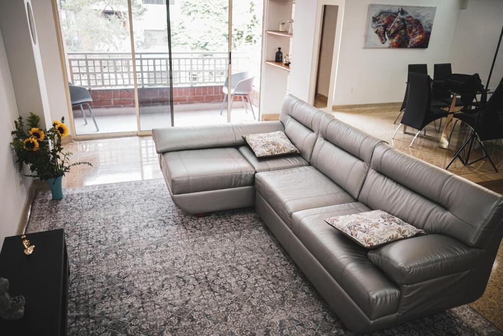 Spacious Apartment in Laureles - 1