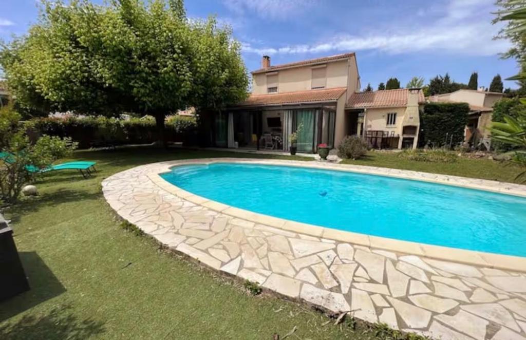 Maison avec piscine proche du centre - 1