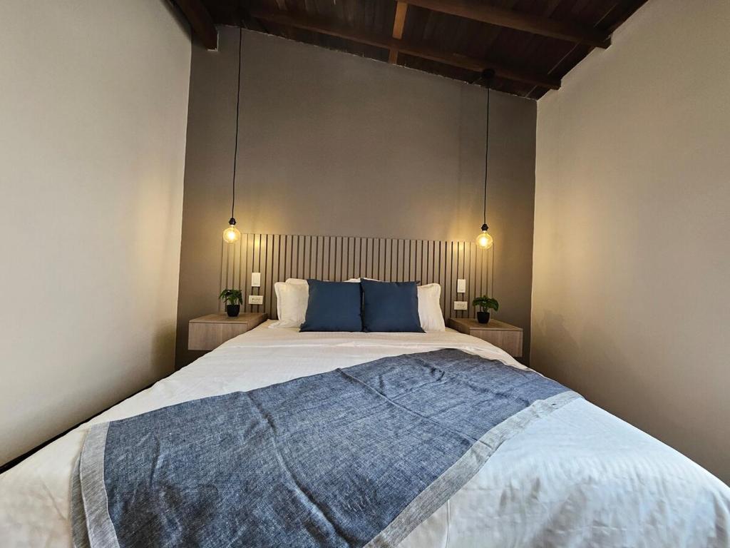 Magic Naranjo House 3BR wAC & jacuzzi in Laureles - 2