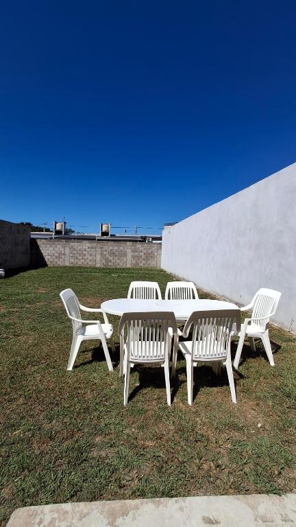 Casa tranquila con amplio patio y parrilla - 3