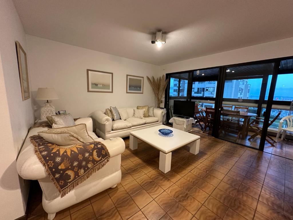 Parquemar Center 3, Torre F, Apartamento 202 - 3