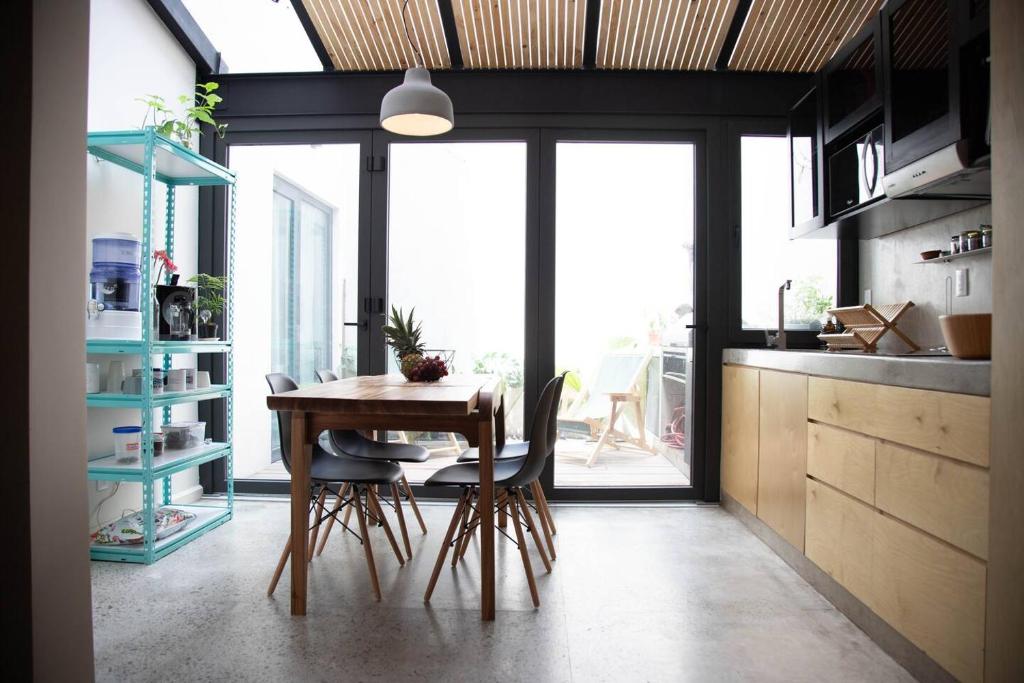 Condesa: Oasis 1BR, Private Patio, Expert Host - 1