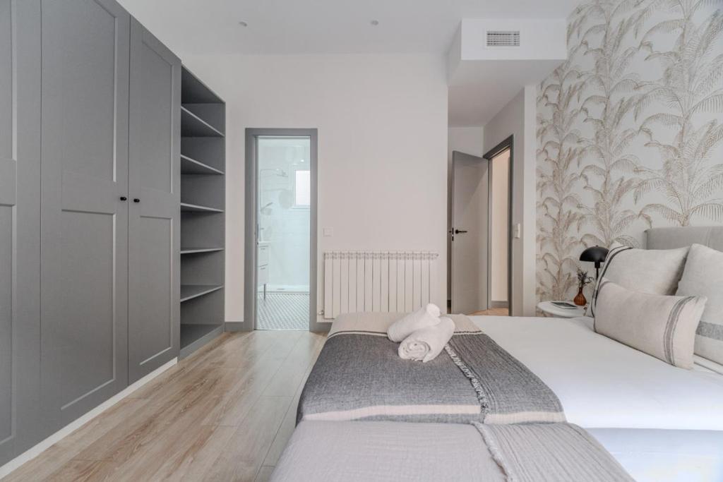 Sophisticated modern - 4Bdrs 3Baths-Salamanca - 5