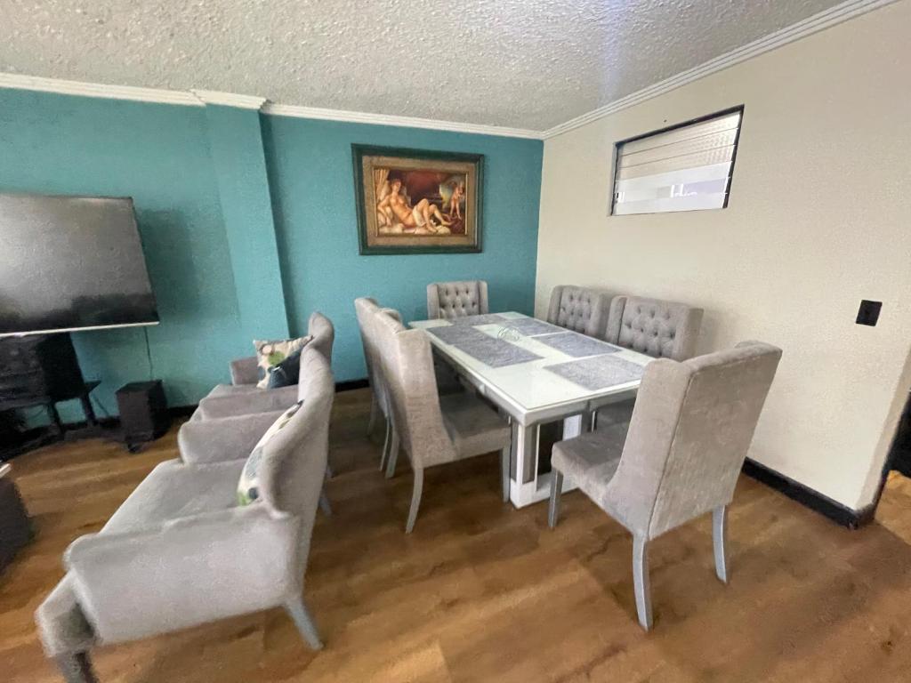 Hermoso departamento de tres dormitorios en el centro histórico para familia de 10 personas - 2
