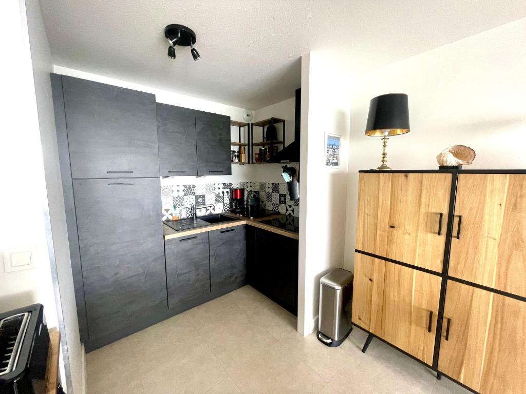 Appartement moderne face mer avec garage et WiFi gratuit - FR-1-92-900 - 2