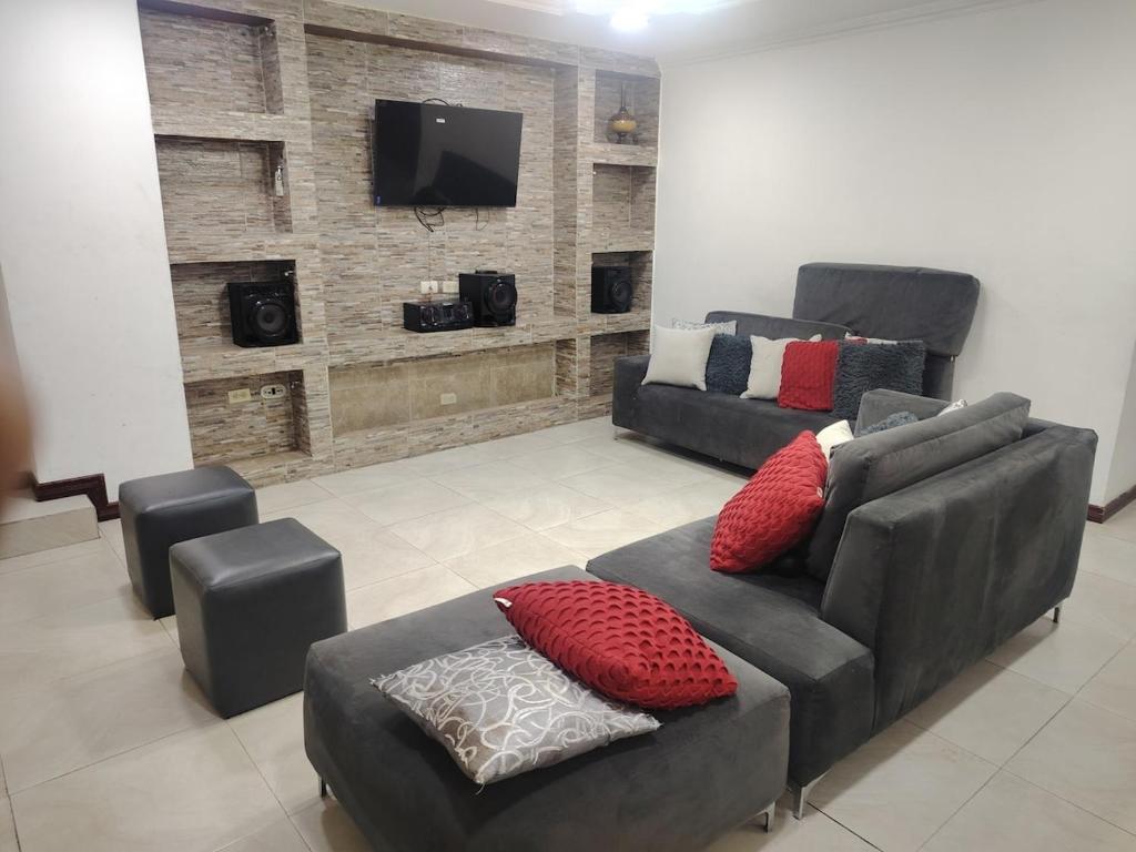 Apartmento en Loja cerca a la terminal terrestre para ti y tu familia - 1