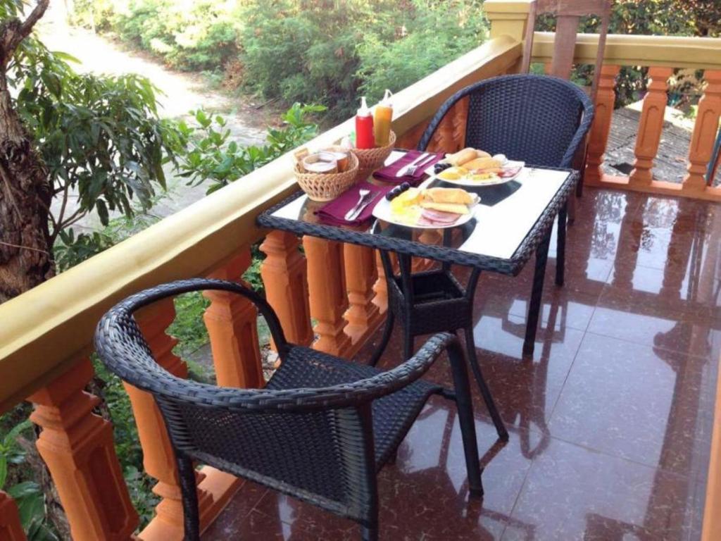 Apsara Guest House Kampot City photo
