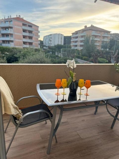 Appartement Cosy avec terrasse, proche centre-ville - 2