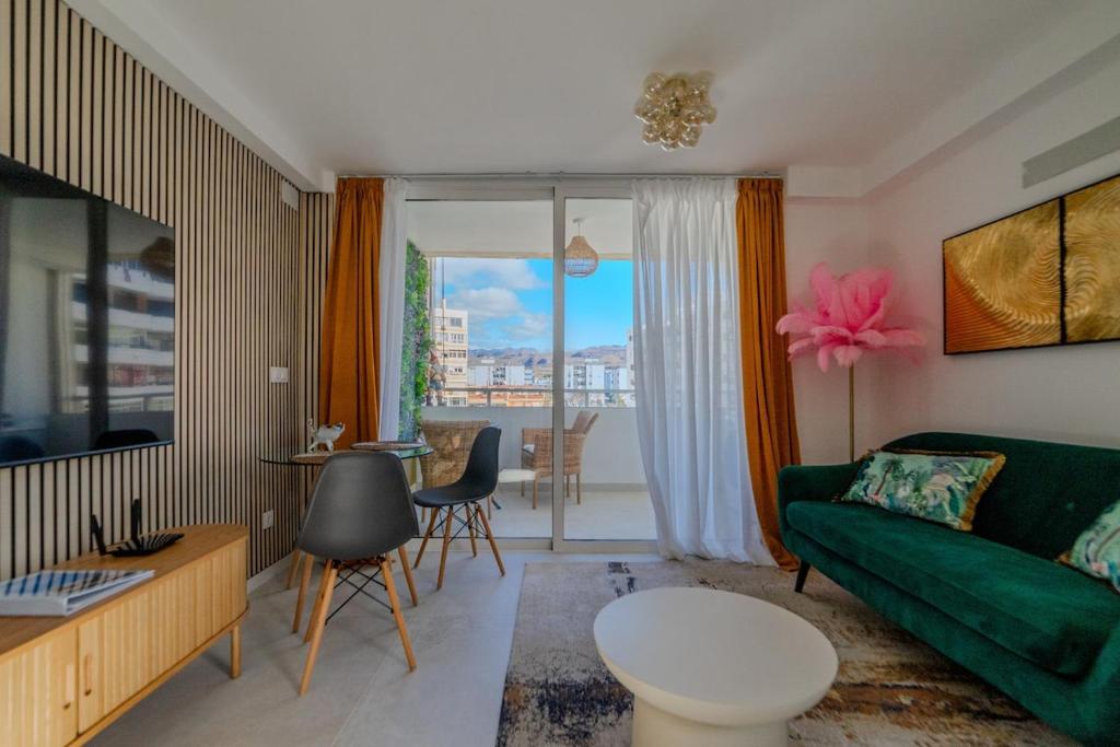 La Jaula Dorada Apartment with Pool and Terrace - 1