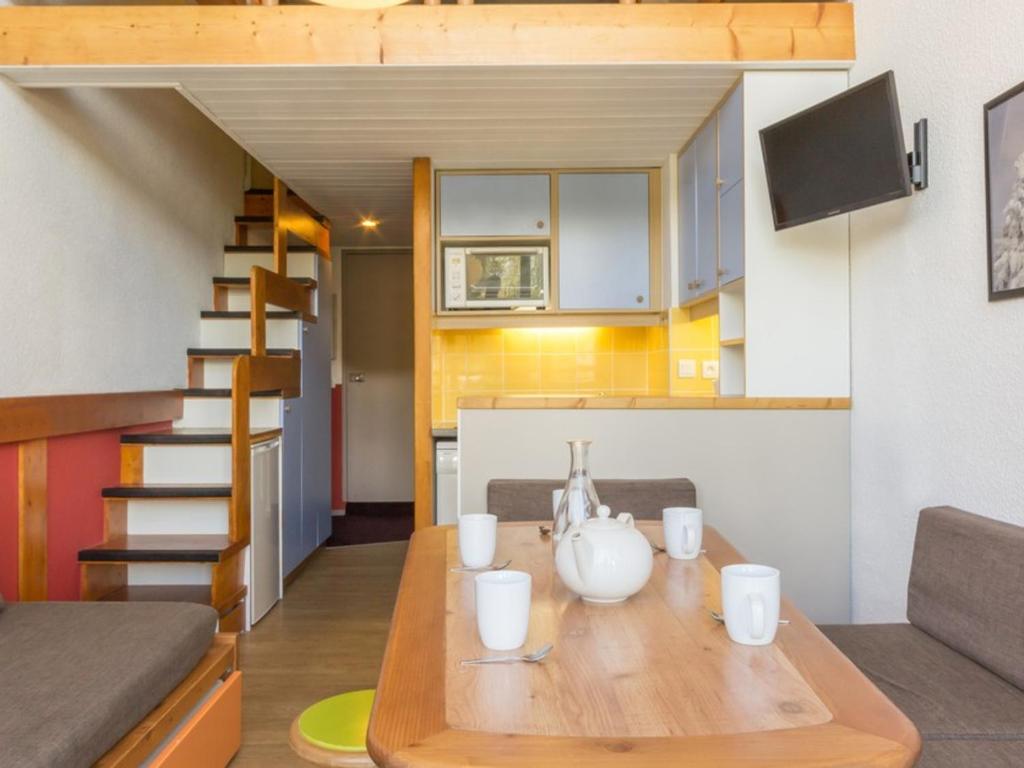 Duplex rénové proche pistes avec balcon - FR-1-346-424 - 1