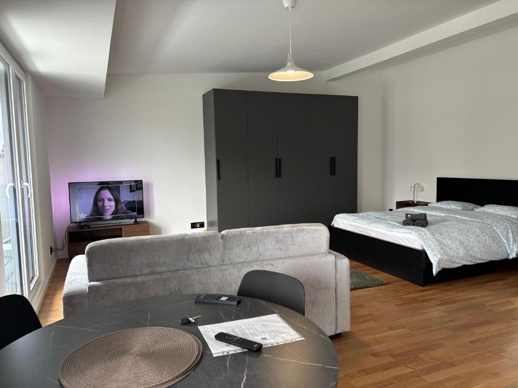New Apartment on Top Floor, 2 minutes from Lausanne Train station - 4