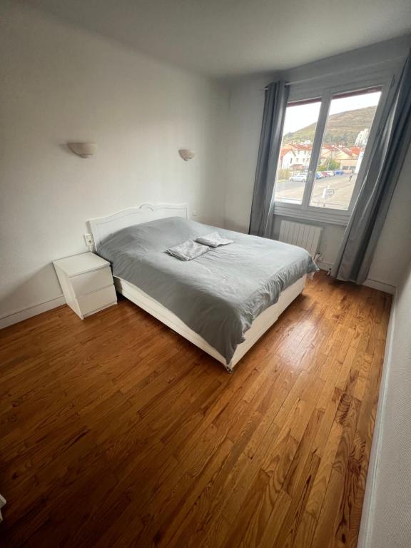 Le Toit des Volcans - 8 couchages - Terrasse privée et Wifi - 4