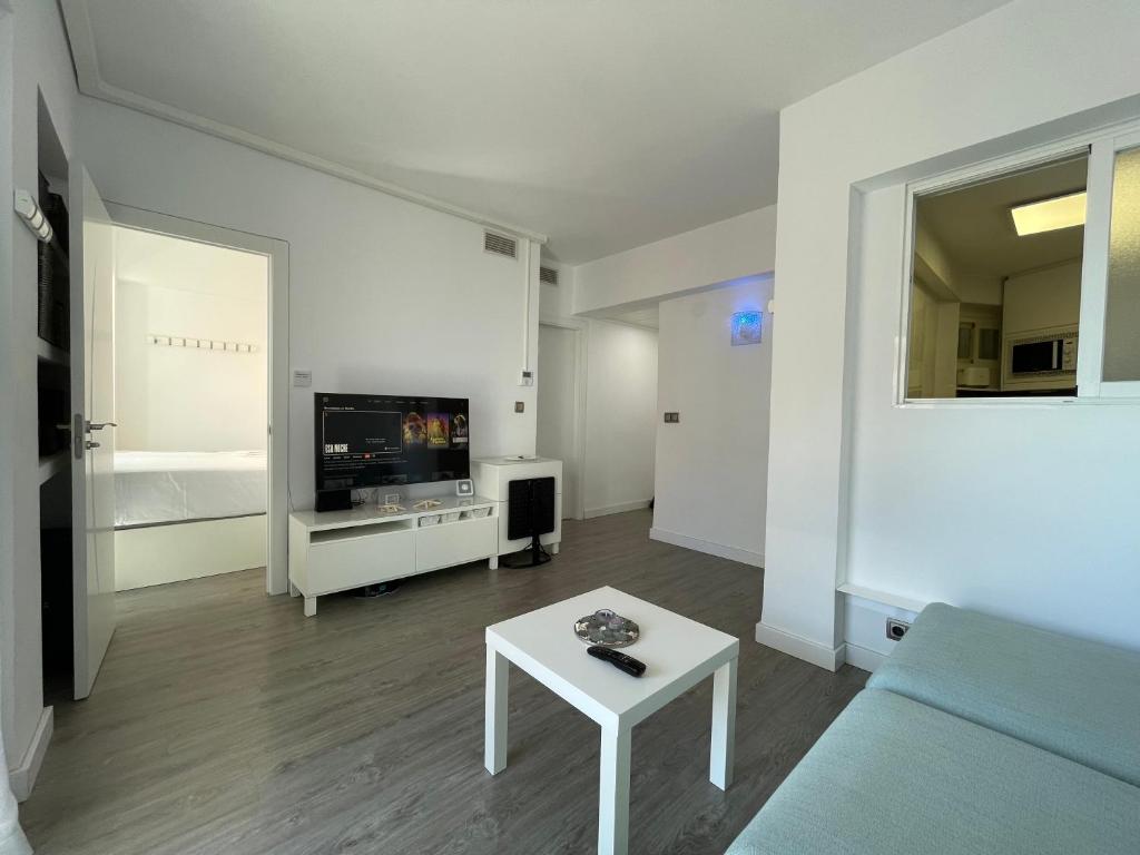 Gabriel Miro, Calpe City Center, Terrace with Beautiful City View, Refurbished Apartment - 1 Min From The Beach - 2