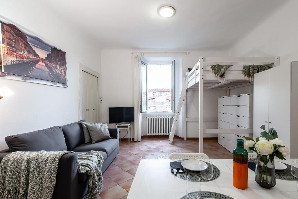 StayEasy Ripa27 - 4 pax Studio with Navigli View - 2