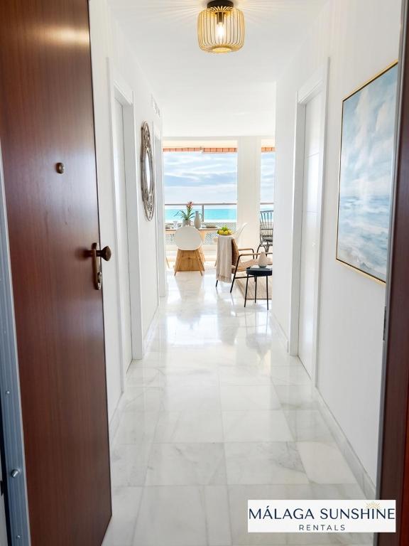 Malaga Sunshine Rentals - Beach Front Penthouse II - Fuengirola - 2
