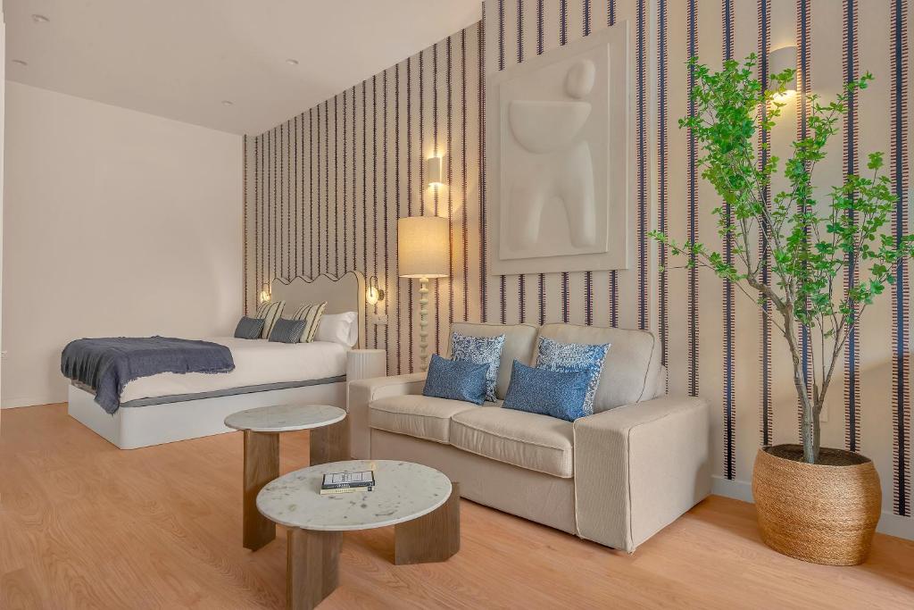 Stylish Studio Private Entrance by ELE Apartments - 4