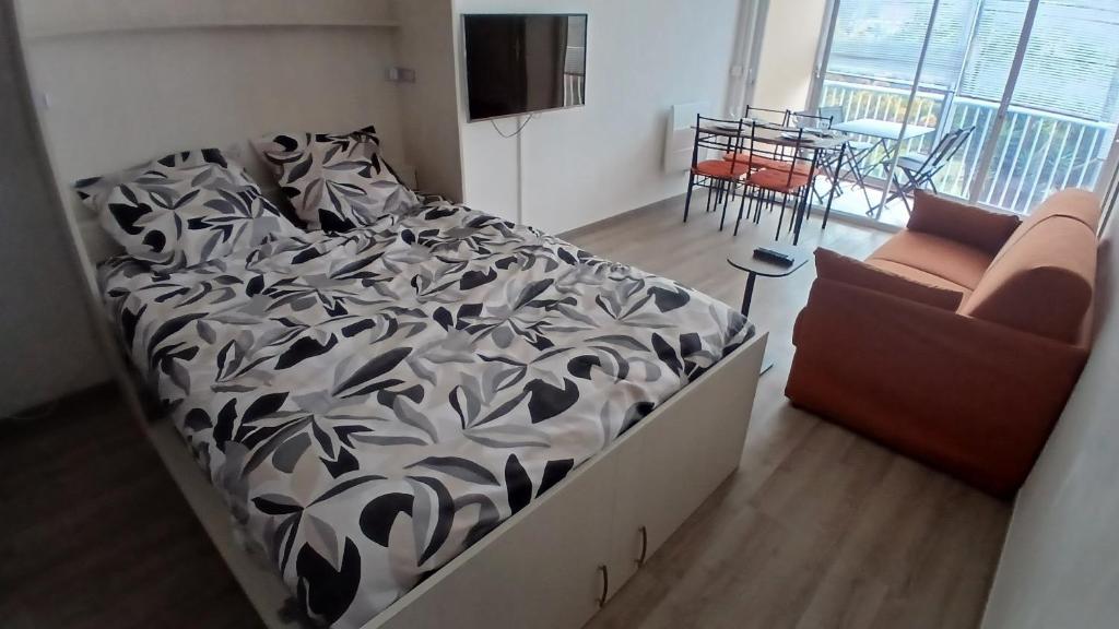Studio cozy, terrasse, parking, tout à 2 pas d'ici - 3