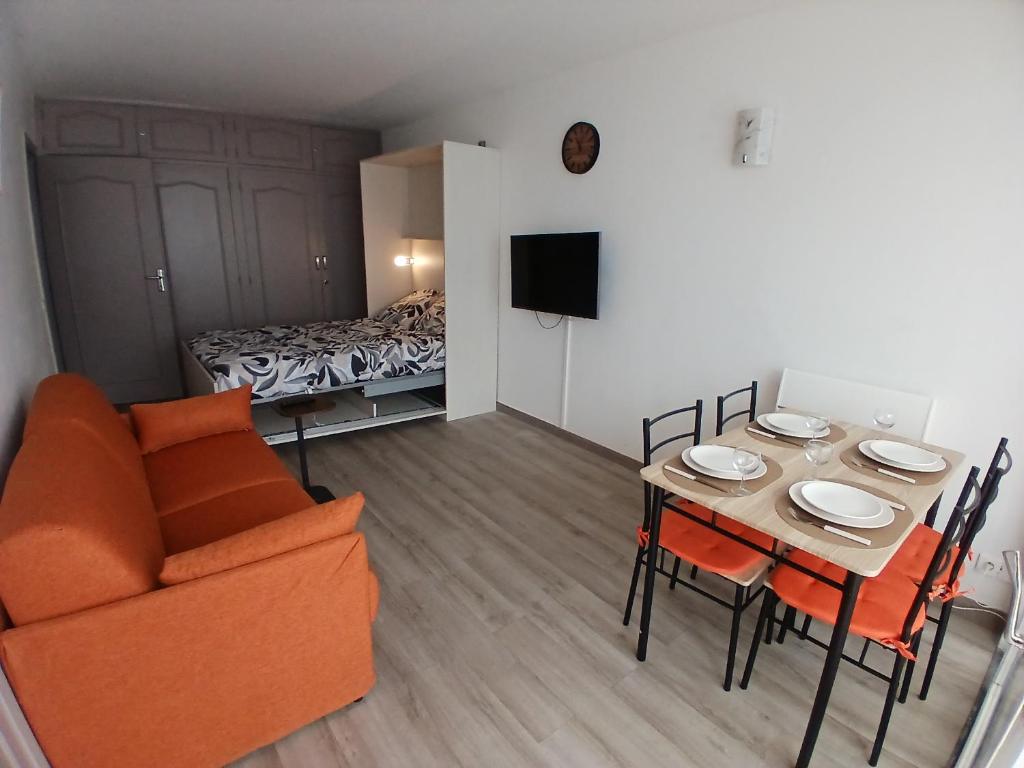 Studio cozy, terrasse, parking, tout à 2 pas d'ici - 2