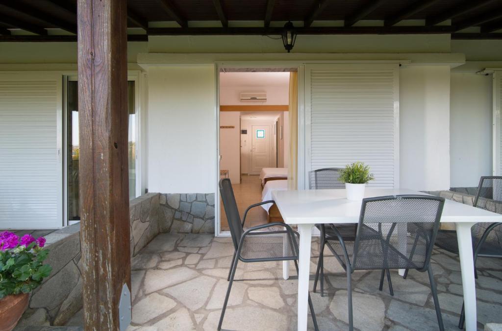Linaraki Studios & Apartments photo