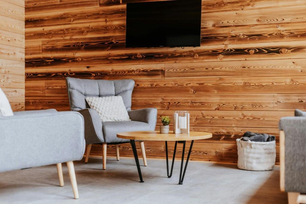 Gorgeous Larch Chalet In Sybelles - 2