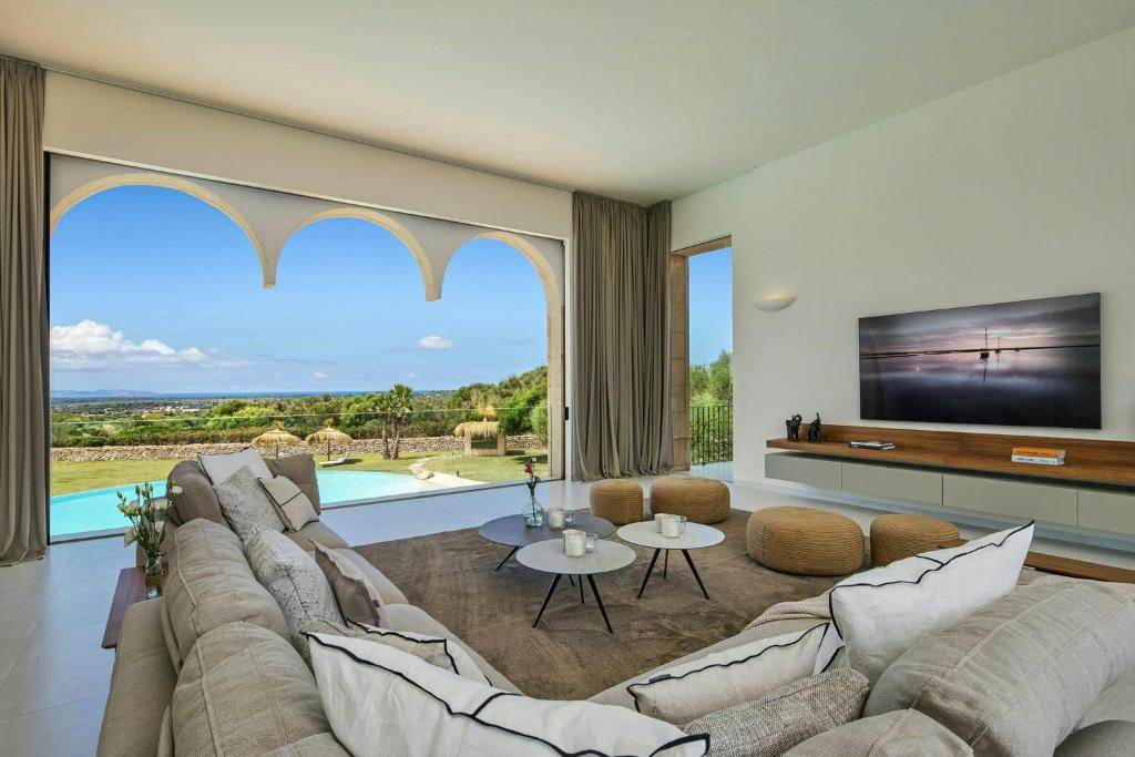 Exclusive Design Villa Facing Cabrera - 4
