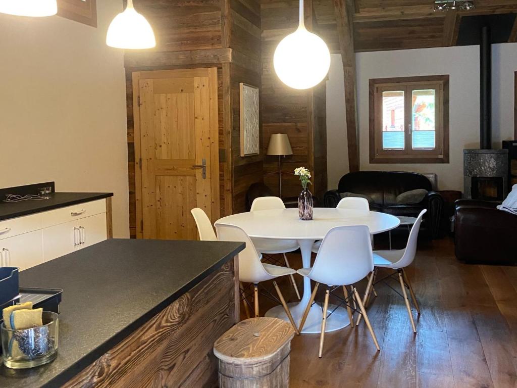 Chalet Les Ravaires, Morgins - 3