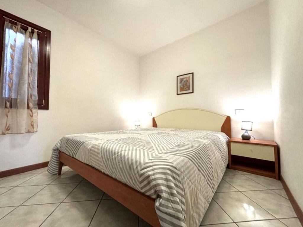 Flat in seafront residence with pool - 5