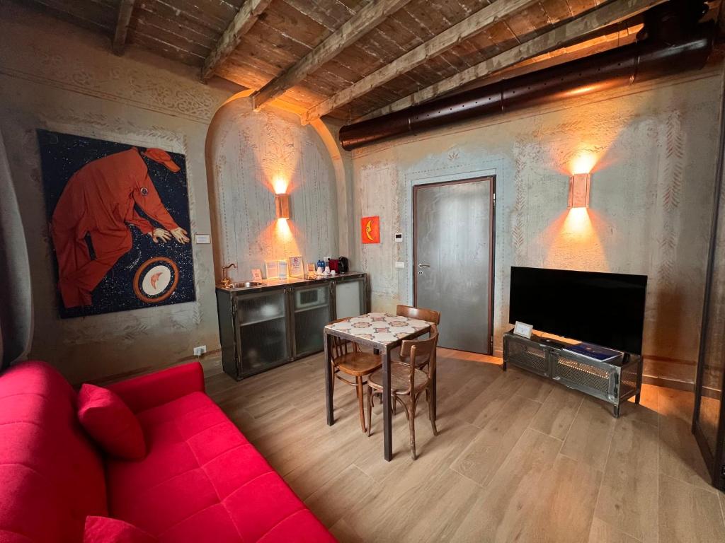 Emme Loft I Orange Moon - Vibrant Modern Luxury Loft Milan - 3