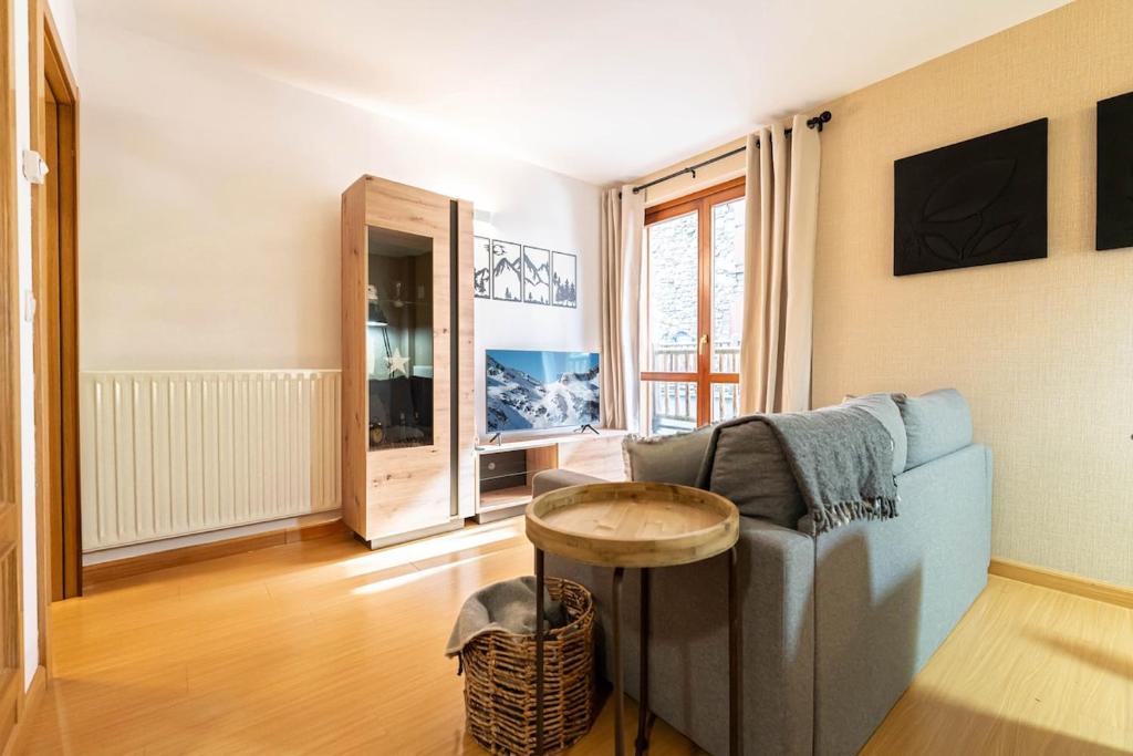 A Cozy Refuge - 2min drive to slopes - 4pax - 3