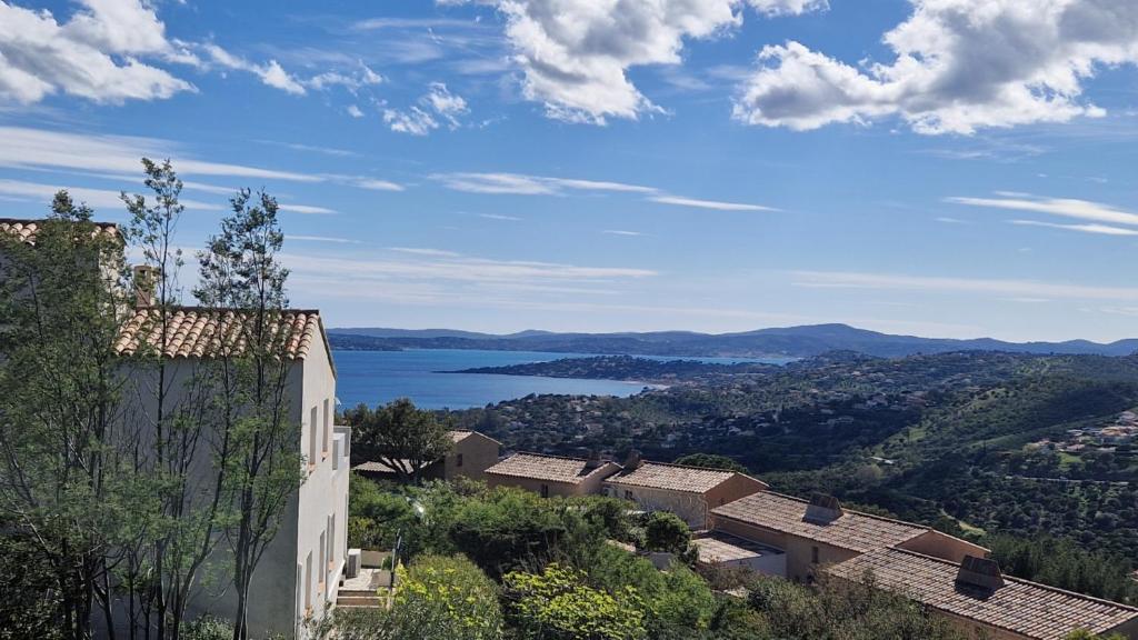 Villa provençale aux Issambres avec vue sur le golfe St Tropez - 4