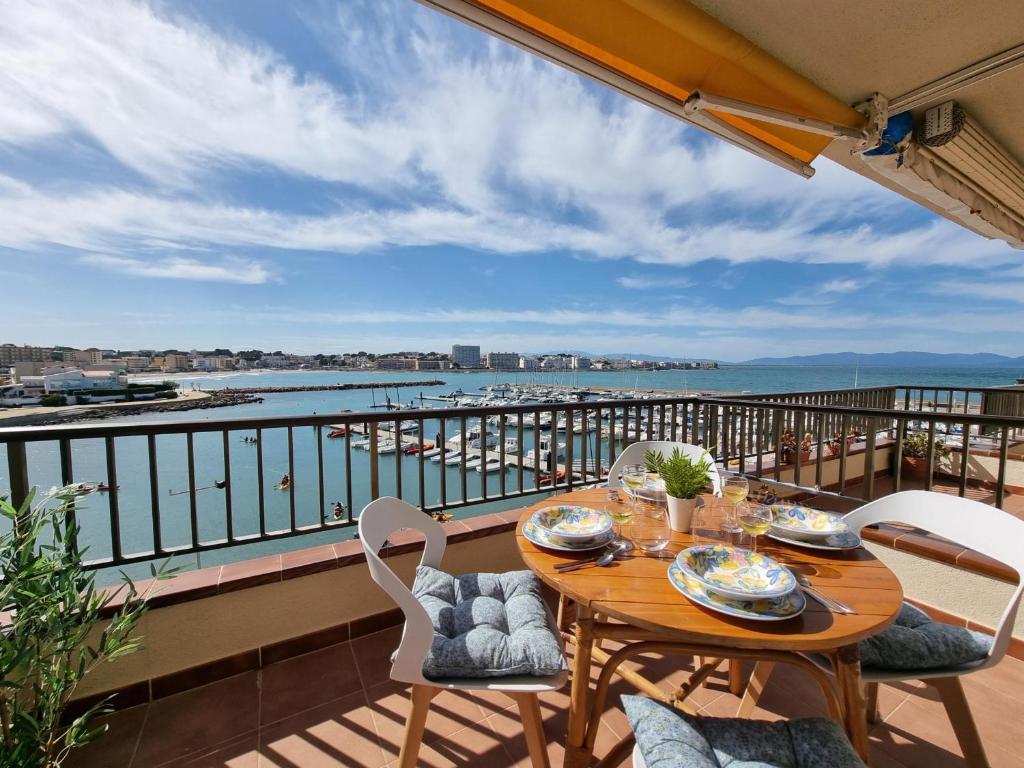 Apartamento con terraza a 200m de la playa de Riells - HISP-236-170 - 1