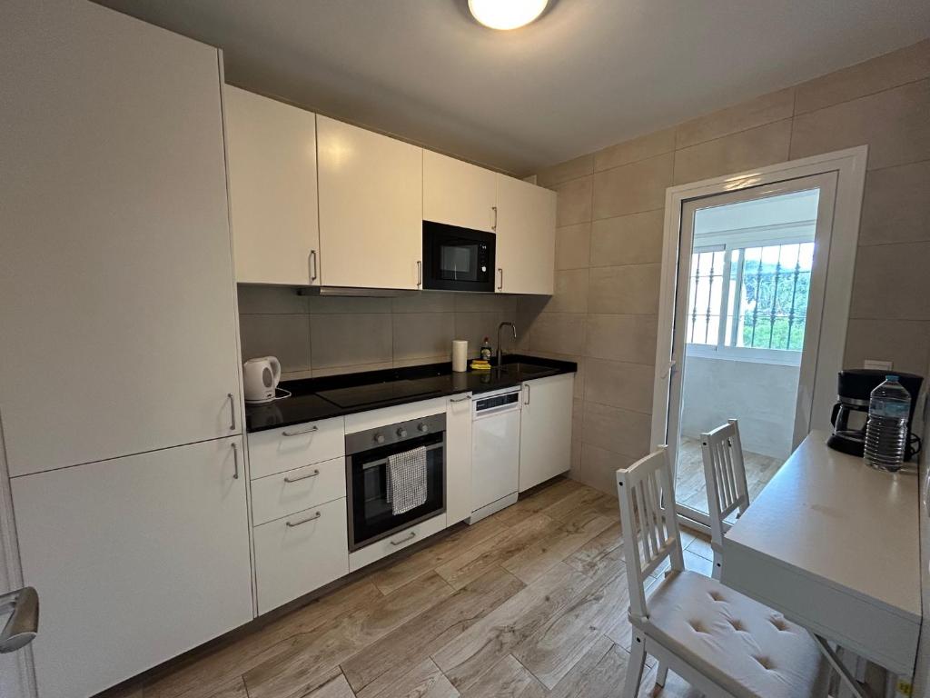 Holidays & Home Mijas Costa Sea & Pool Duplex - 4