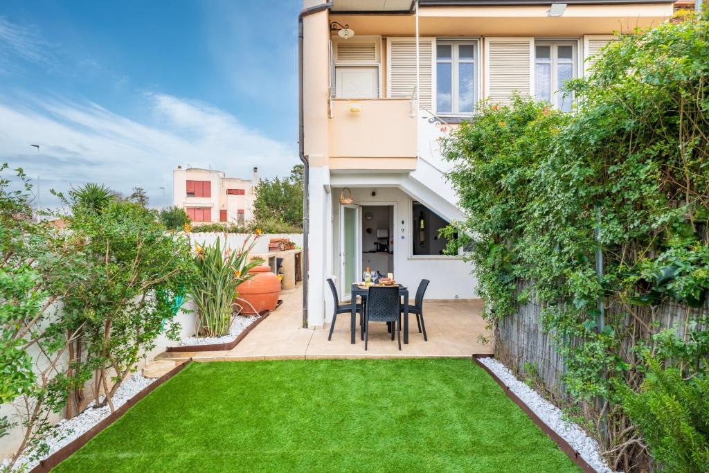 1' From the Sea, Villa with Garden in Cagliari - 1