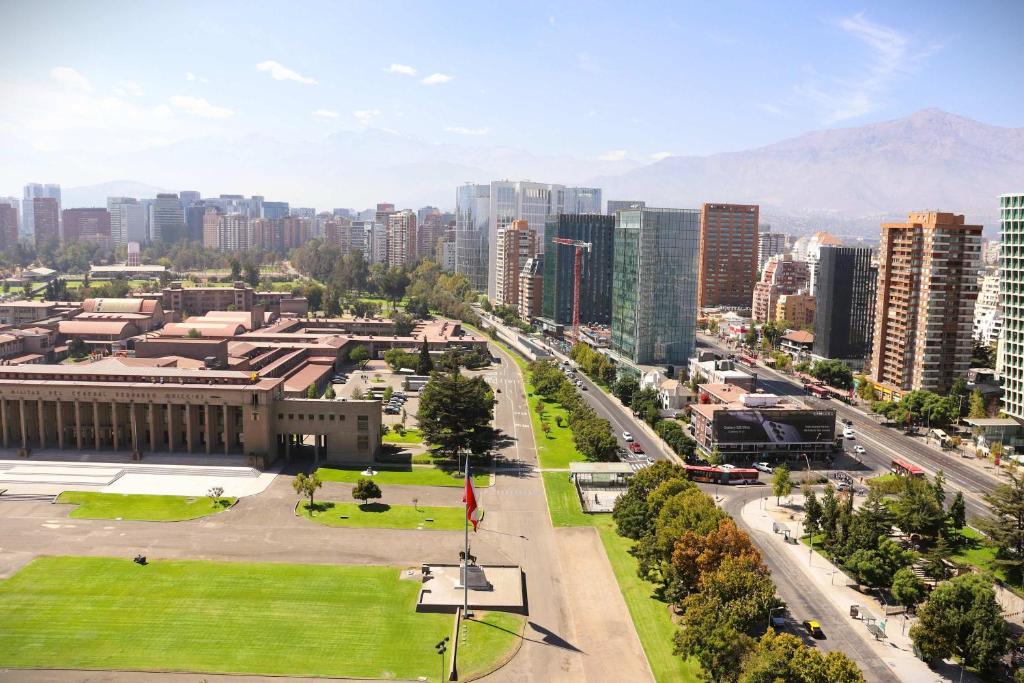 HOM I Pasos del Metro I Las Condes I AC I Parking 0226 - 4