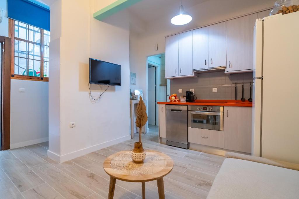 Cubo's Central Malaga Apartment - 5