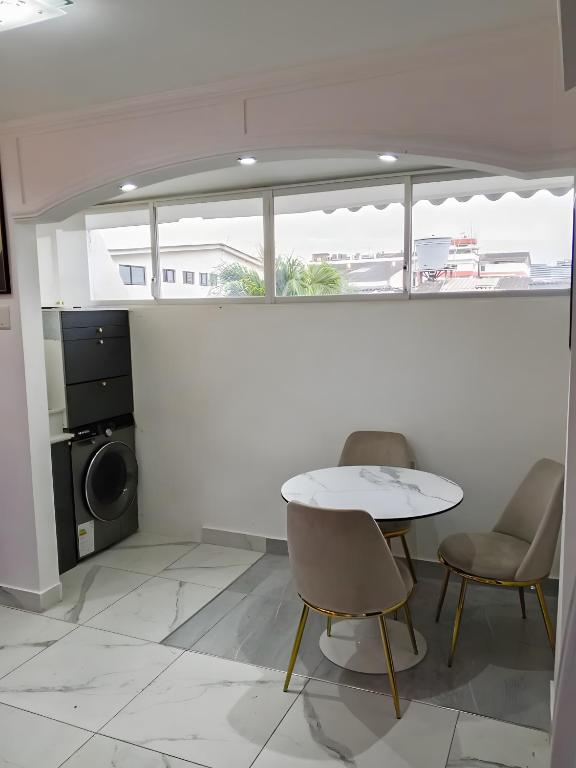 Kennedy Suite acogedora, cerca de la Clínica y Centros Comerciales - Guayaquil - - 5