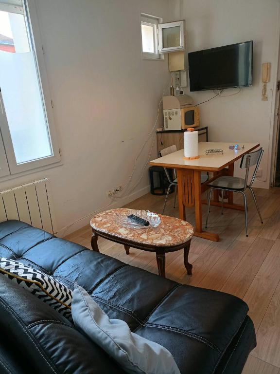 FamousHouse - 3