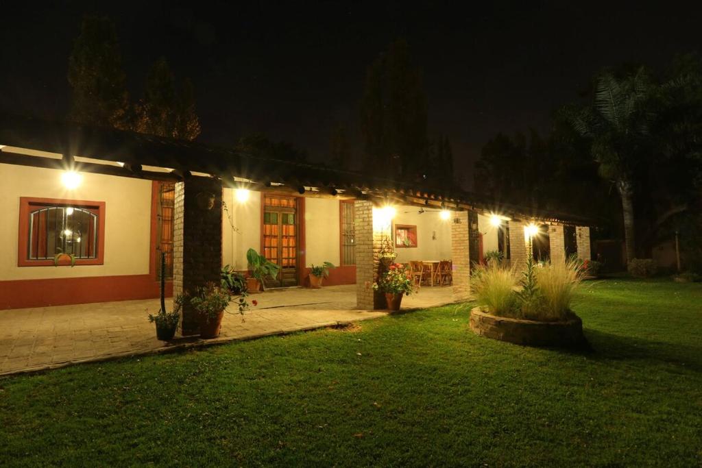 Excellent country house in a private neighborhood for 10 - 3