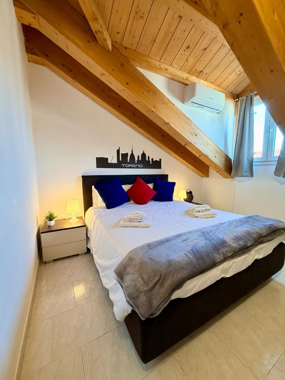 Coco Home-Chic Mansarda In the Heart of Turin - 4