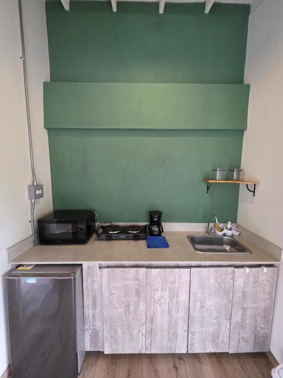 Chill Almendra Suite W AC Kitchen in Laureles - 4