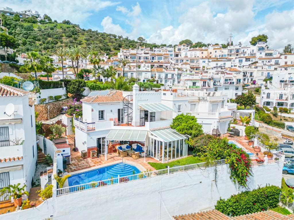 Luxury Villa with Private Pool & Sea Views, Nerja - 1